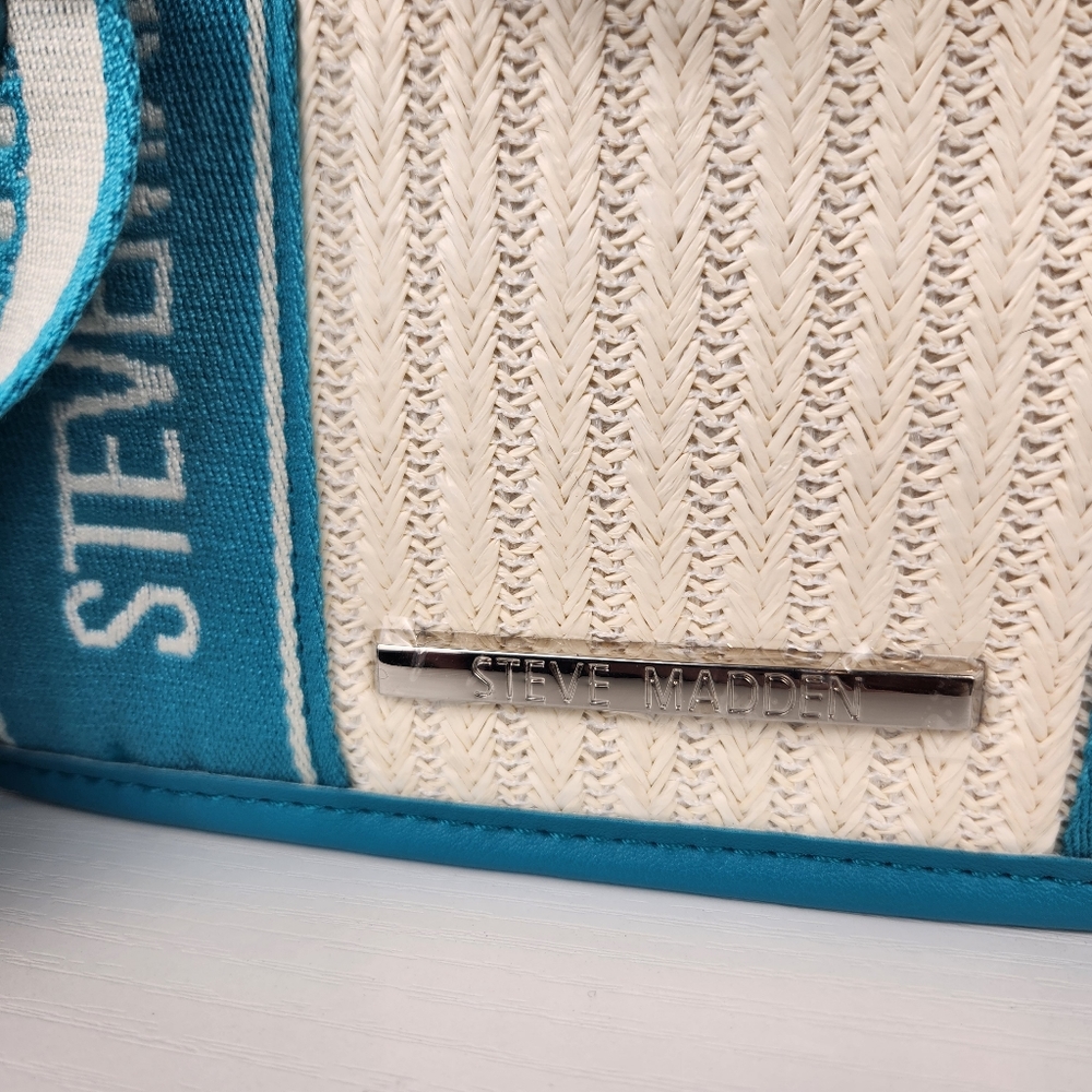 LIKE NEW  Steve Madden White Straw Teal Crossbody Handbag Satchel w AirPod/Coin - Picture 2 of 15